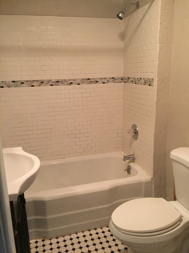 Foto principal - 873 10th Ave S