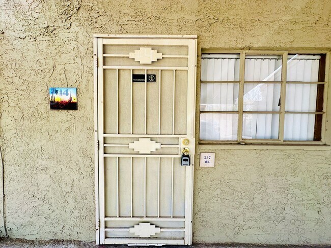 Building Photo - RogerRd237-243