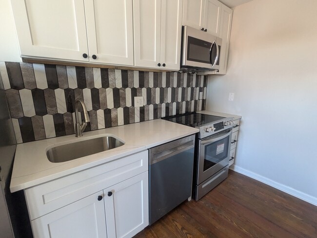 Building Photo - 4001 Woodmont Rd