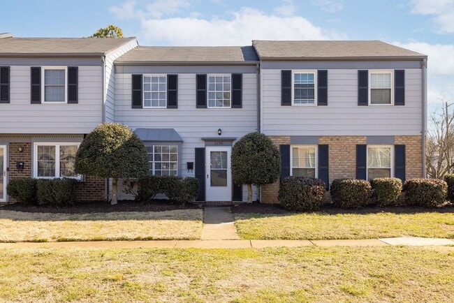 Building Photo - Charming Townhome in Hunters Mill – 3 Beds...