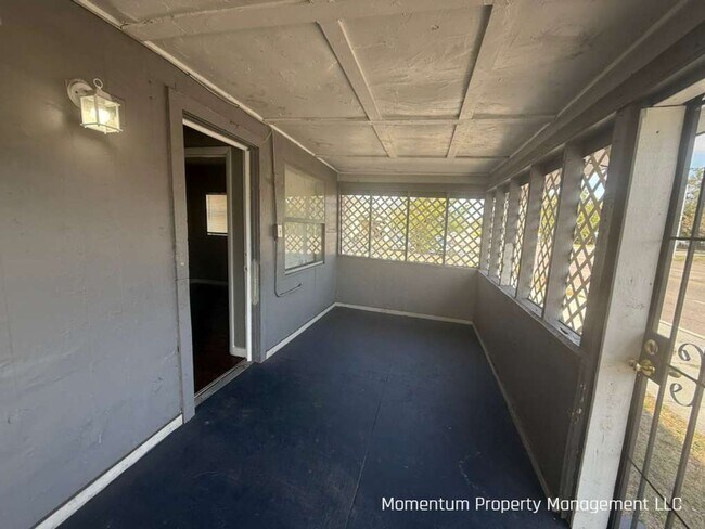 Foto del edificio - Beautiful Remodeled 4/1 Single Family Home in Lakeland- AVAILABLE FOR IMMEDIATE MOVE IN!!