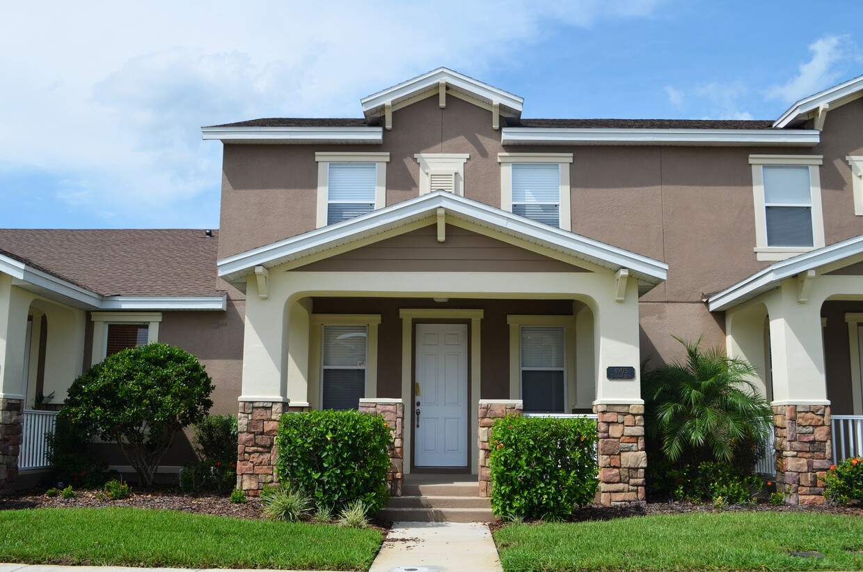 Primary Photo - Cute 3/2.5 Townhouse with 2-Car Garage in ...