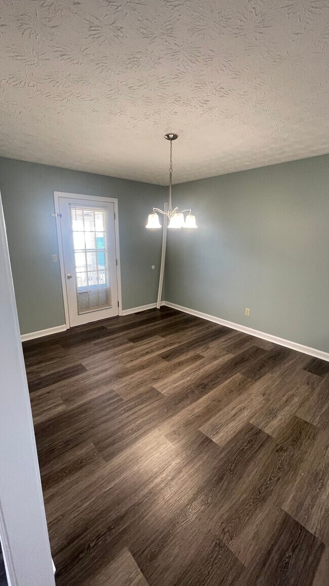 Foto del edificio - 629 W 16th St