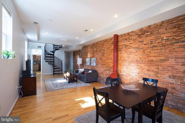 Building Photo - 2206 12th St NW