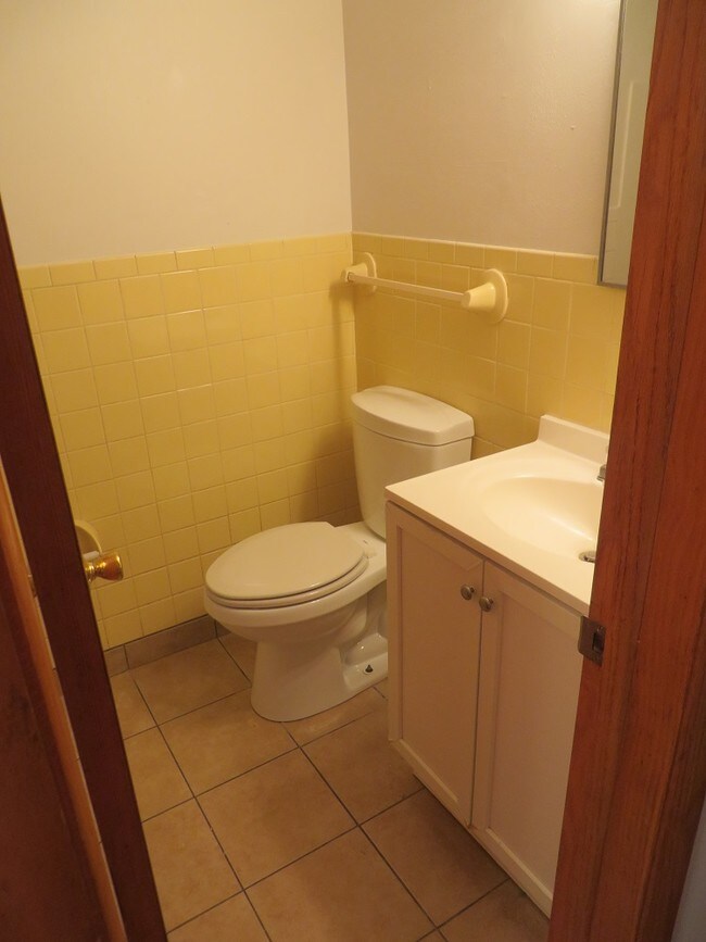 Foto del edificio - 5806 Russett Rd