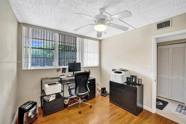 Building Photo - 1900 Sabal Palm Dr