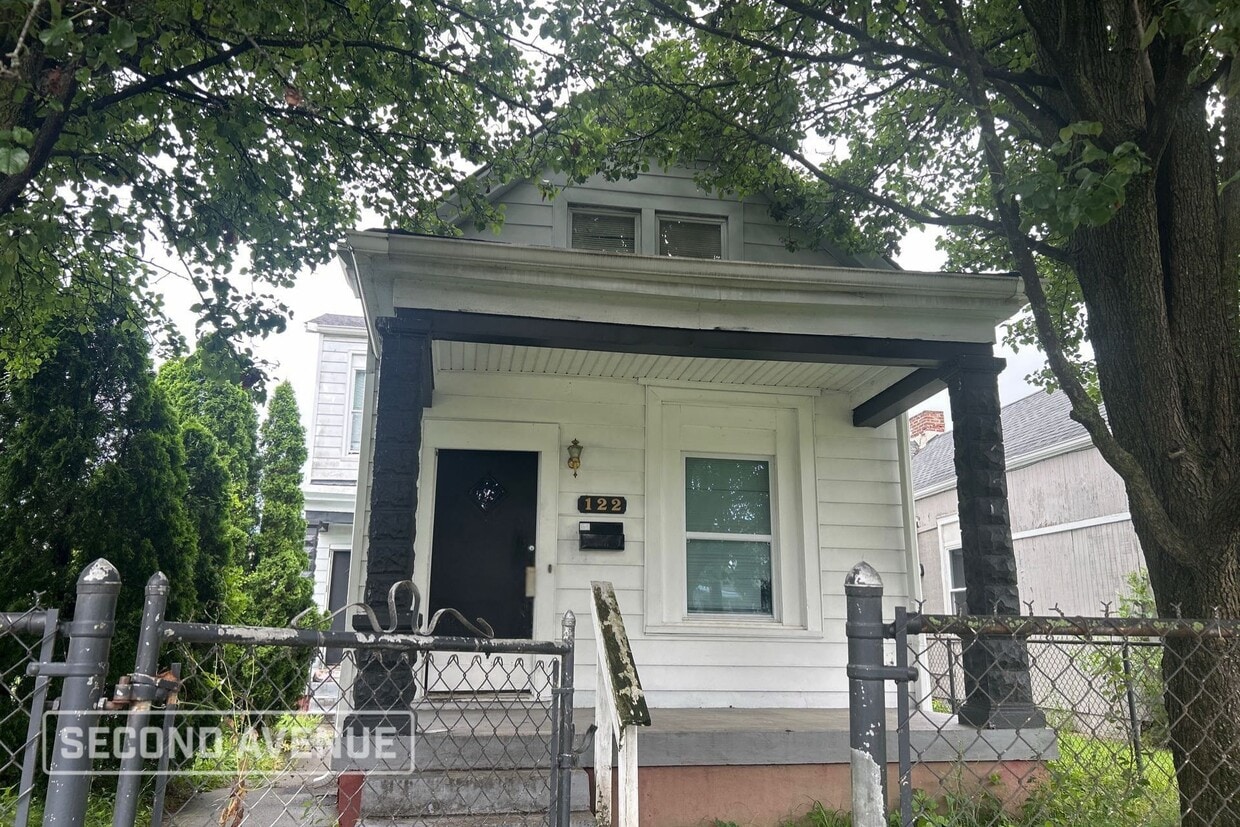 Primary Photo - 122 S Longworth Ave