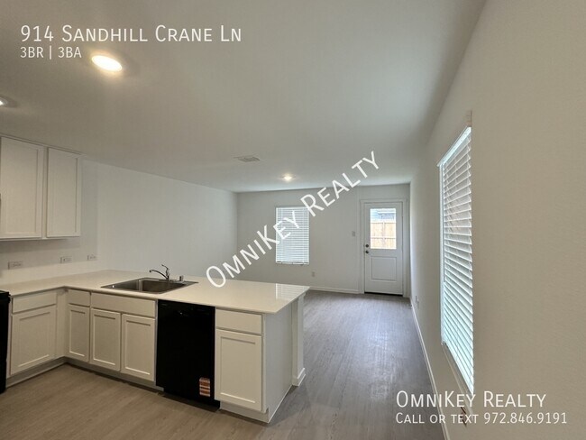 Foto del edificio - 914 Sandhill Crane Ln