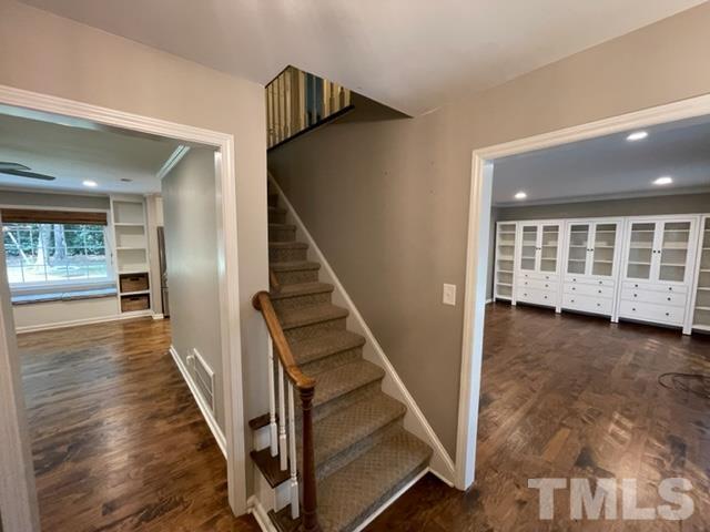 Building Photo - 1321 Helmsdale Dr