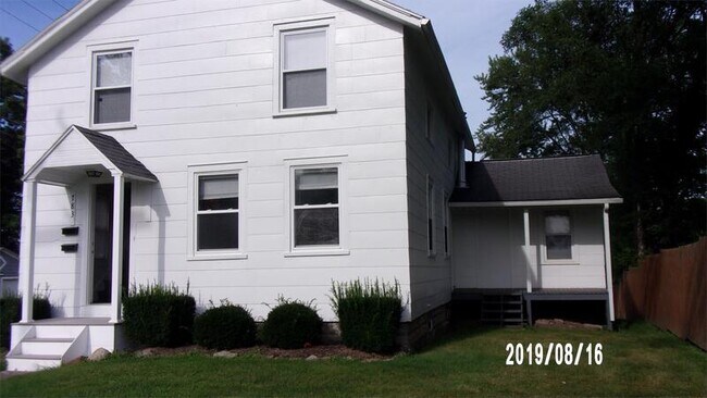 Foto del edificio - 783 Tallmadge Rd