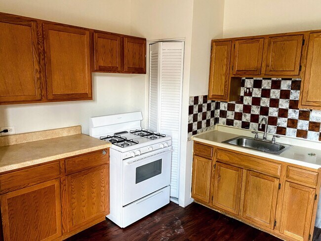 Foto del edificio - 3554 W Diversey Ave