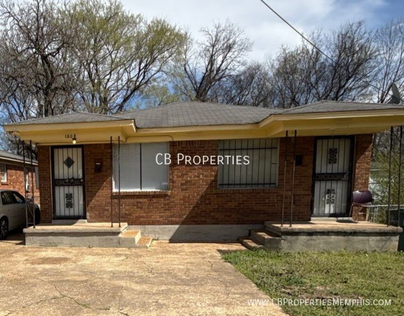 Primary Photo - 1608 Oakwood St