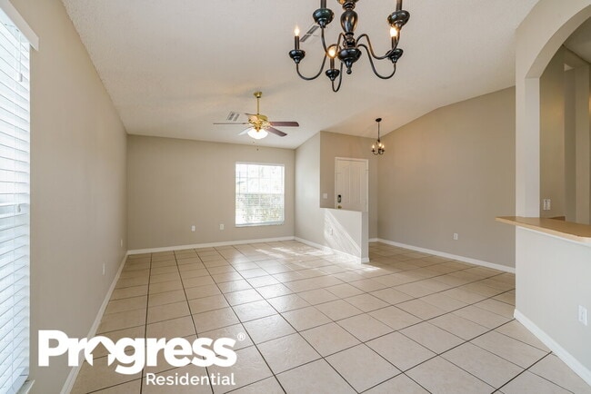 Building Photo - 1637 Totem Pole Way