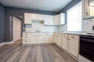 Building Photo - 2523 Ames Ave