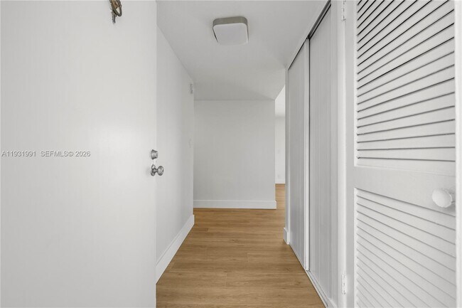 Foto del edificio - 455 S Pine Island Rd