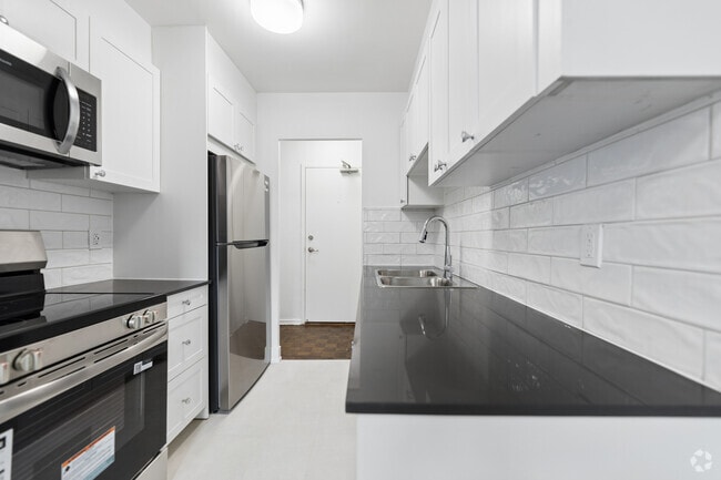 1 chambre, 1 salle de bain - 57 m² - Cuisine - 80 Cosburn Avenue