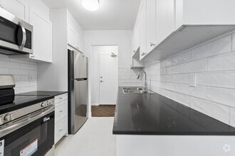 1BR, 1BA - 613SF - Kitchen - 80 Cosburn Avenue