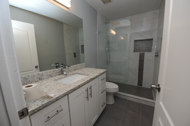 Building Photo - 2688 Travida Dr