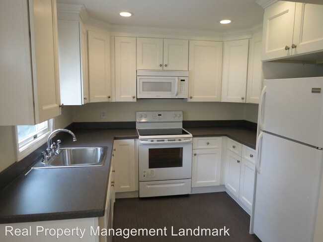 Foto del edificio - 4 br, 2 bath House - 34 Oakwood Avenue