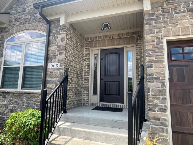 Foto del edificio - 1568 Sweet Clover Pk