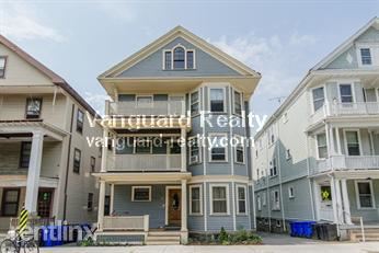 Building Photo - 261 Walnut St