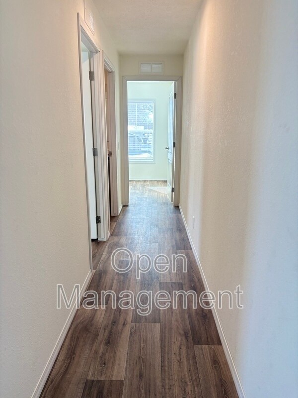Foto del edificio - 825 1st Ave E