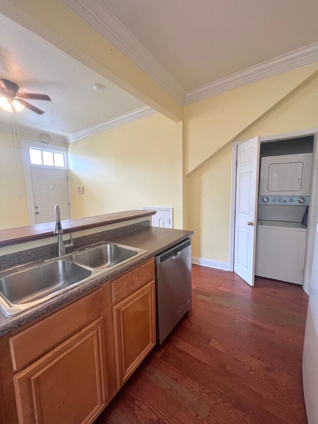 Foto del edificio - 150-150 Millaudon St