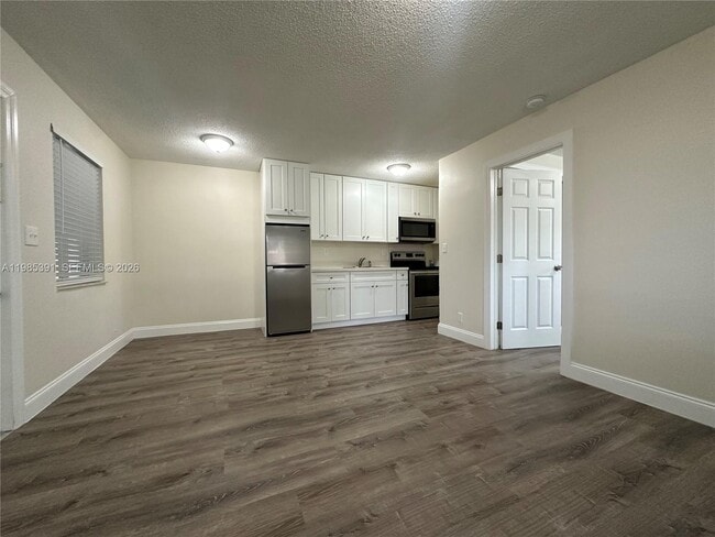 Building Photo - 5901 NE 18th Ave