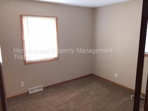 Building Photo - 10208 W Arch Ave