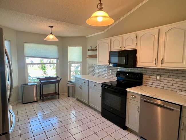 Foto del edificio - 6677 Ryan Chase Ct