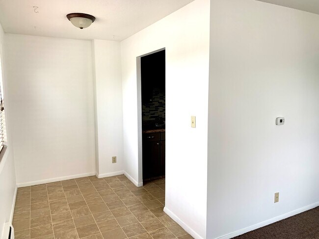 Dining room - 2055 Blairs Ferry Rd NE