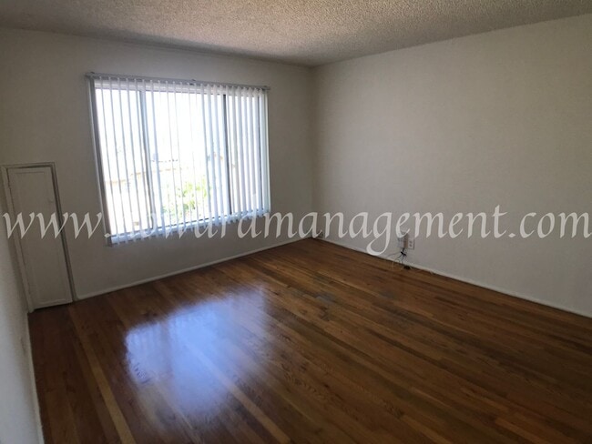 Building Photo - 2710 Bellevue Ave