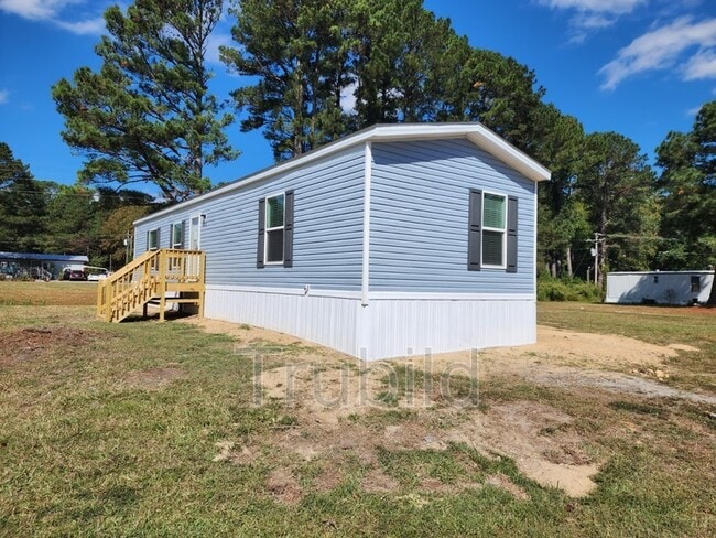 Building Photo - 1000 Wave Ln