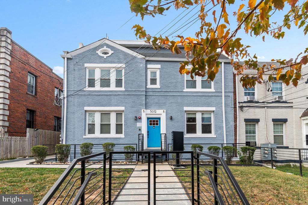 Foto principal - 5012 2nd St NW