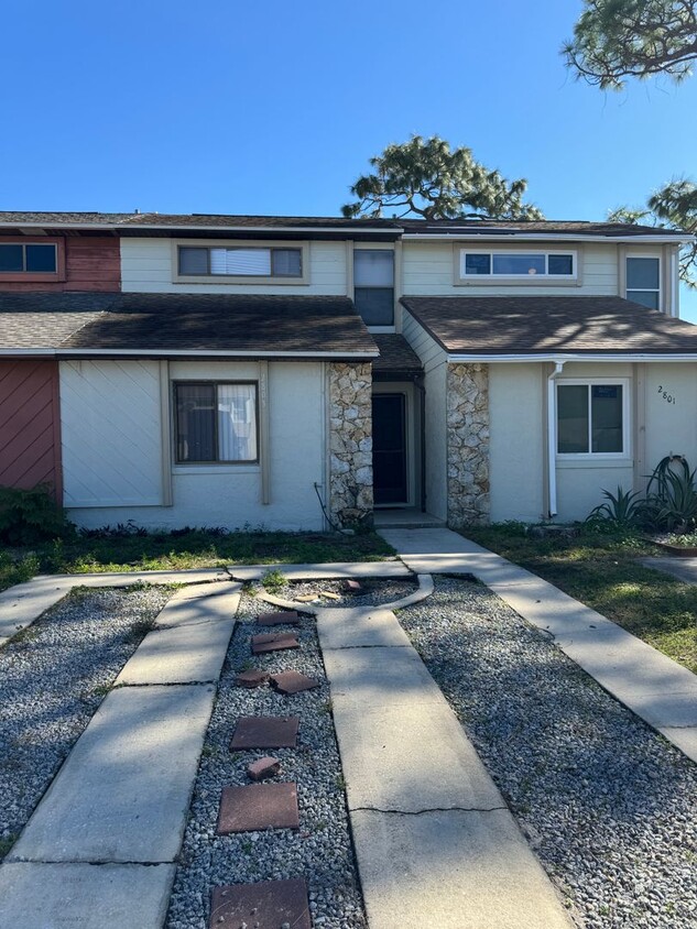 Primary Photo - 2 bedroom + loft, 2 bathroom townhome near...