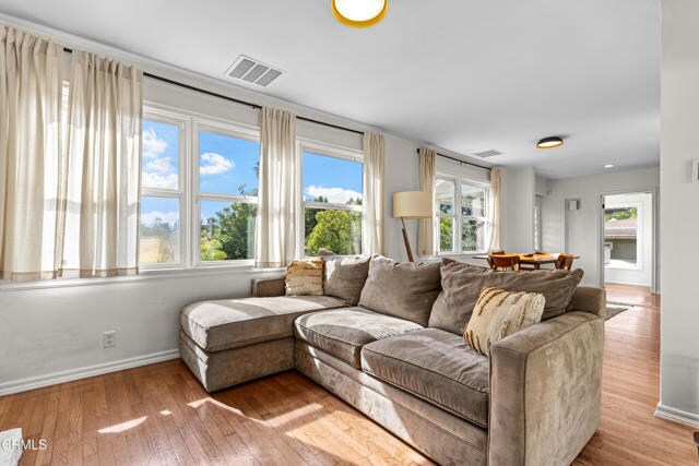 Foto del edificio - 3121 Lake Hollywood Dr