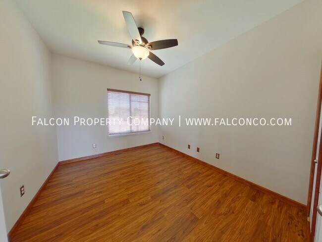 Foto del edificio - 7412 Waterside Dr