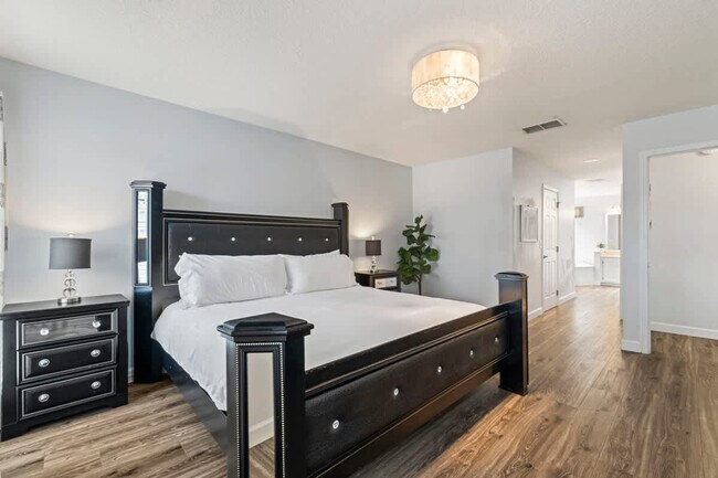 Foto del edificio - 1651 Hawkins Cove Dr W