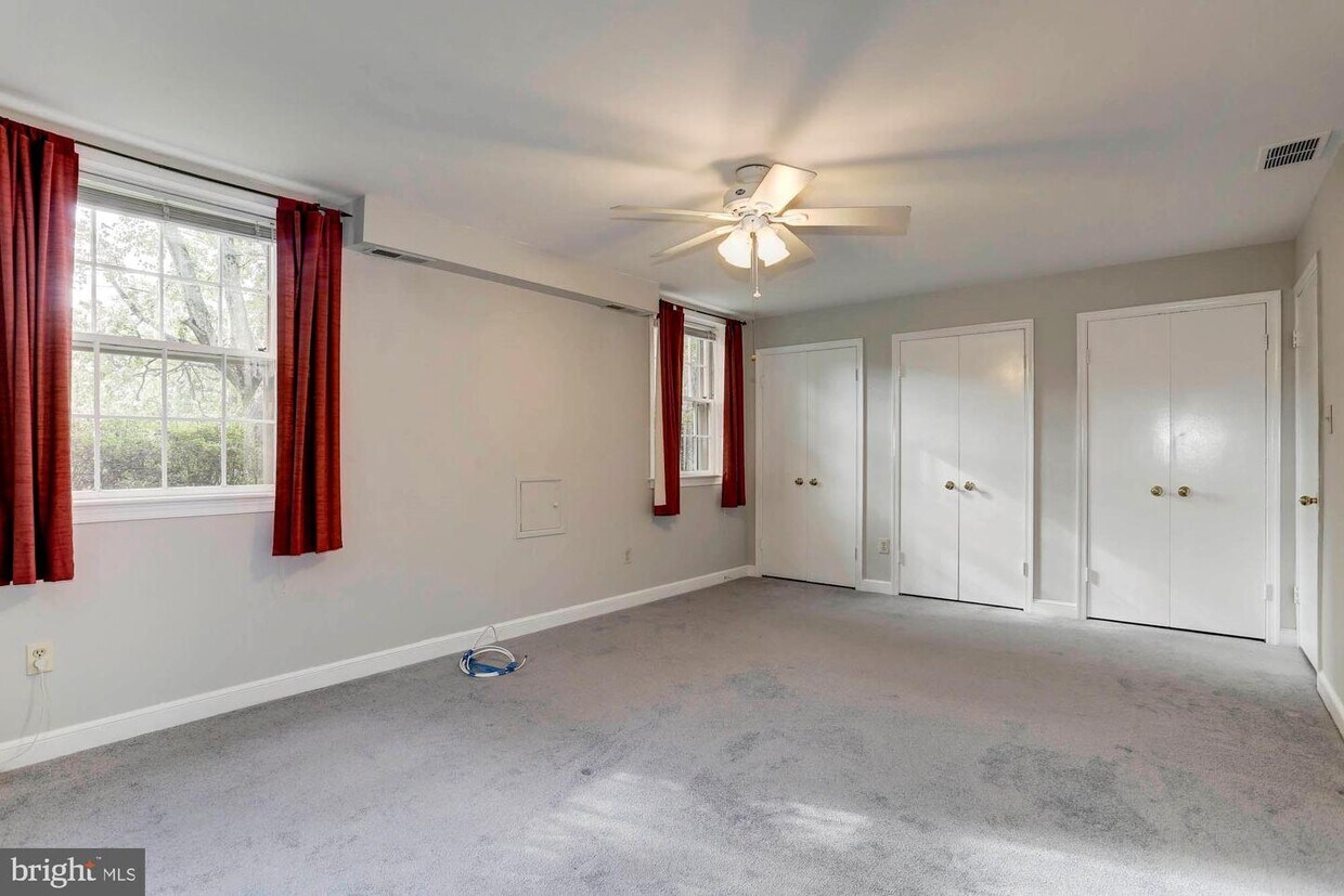 Foto principal - 5601 Knollwood Rd