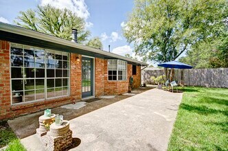 Building Photo - 609 Mary Ann Dr
