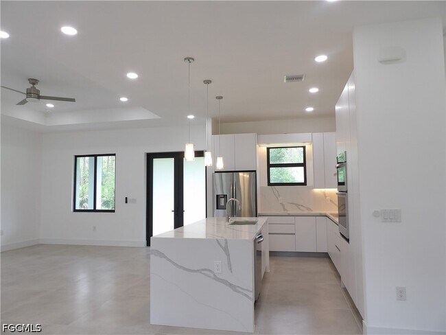 Foto del edificio - 174 Ocean Park Dr