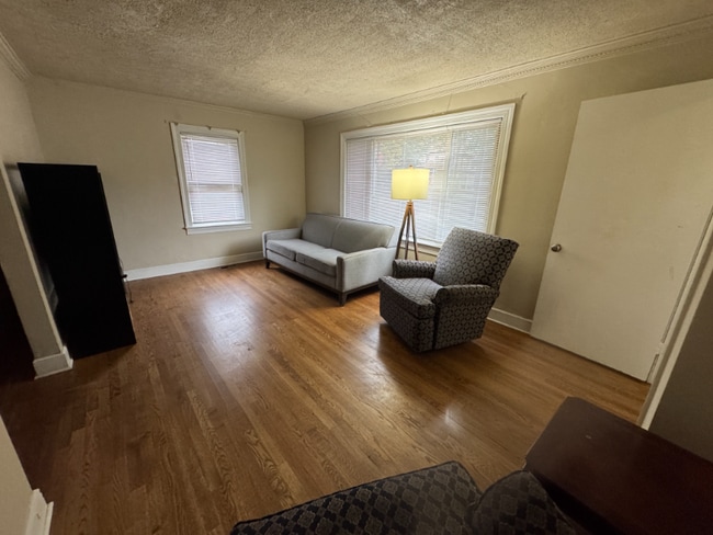 Building Photo - 5215 Huntington Ave