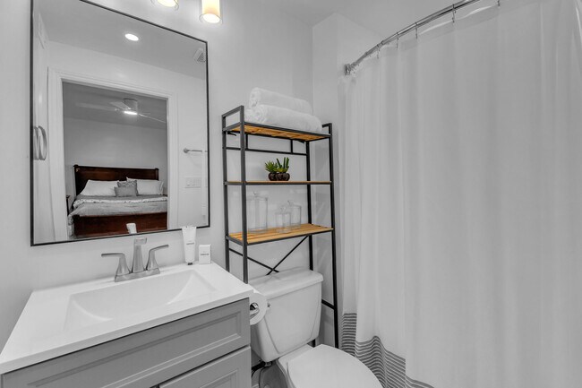 Building Photo - 75250 Vista Huerto