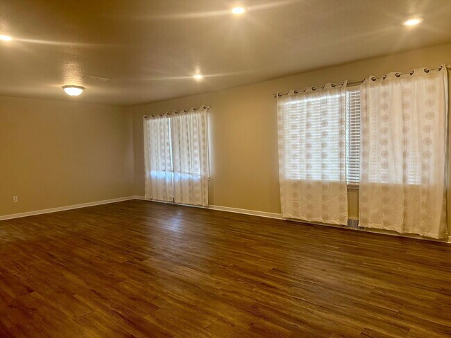 Foto del edificio - 3703 47th St