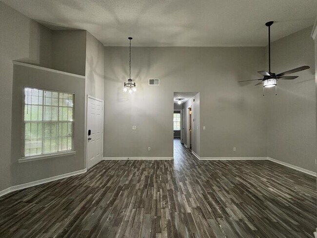 Foto del edificio - 9600 River Walk Ct