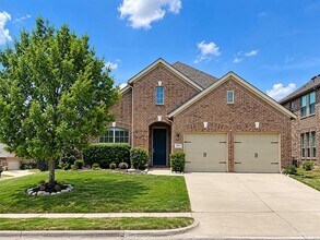 Building Photo - 3001 Barkwood Dr