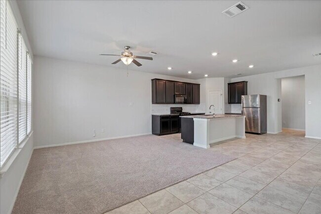 Building Photo - 5711 Pleasanton Pkwy