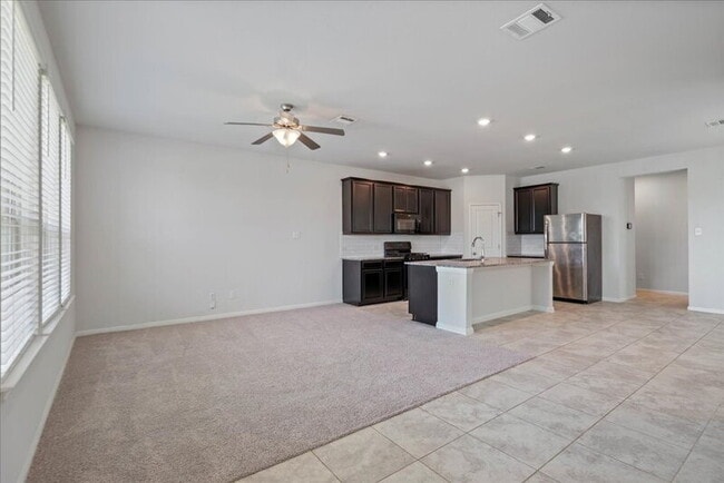 Foto del edificio - 5711 Pleasanton Pkwy