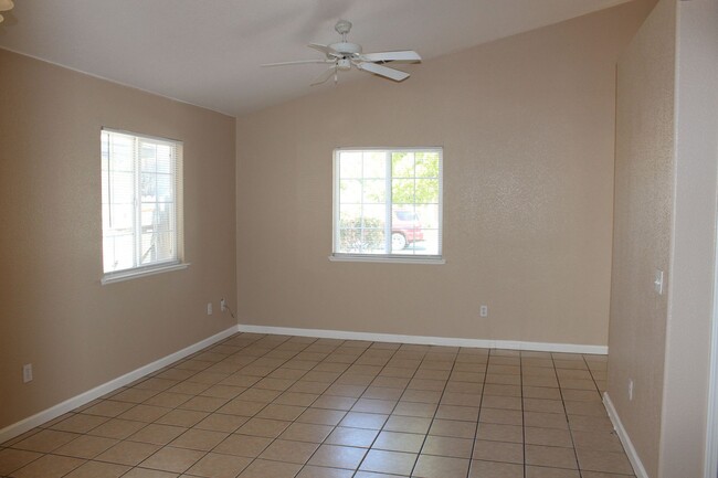 Building Photo - Back On The Renal Market Cozy 3 Bedroom Ho...