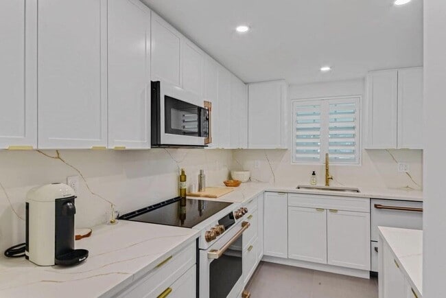 Building Photo - 765 Jeffery St